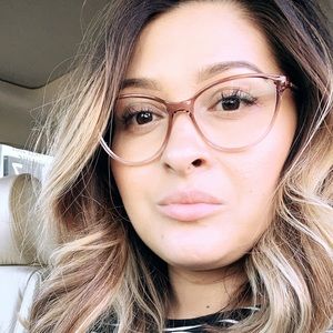 Meet your Posher, April